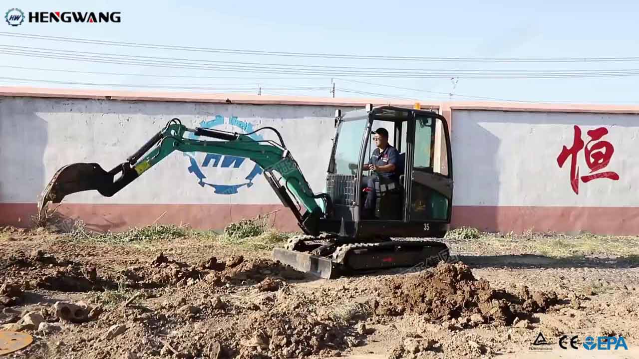 The HW-35A Mini Excavator operation shows