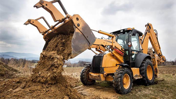 Precautions for excavator driving up and downhill