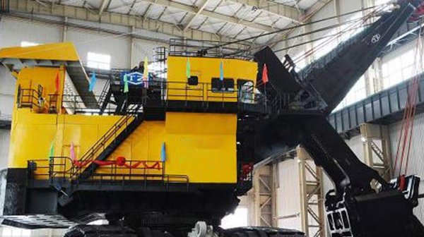 China Makes World's Largest Excavator