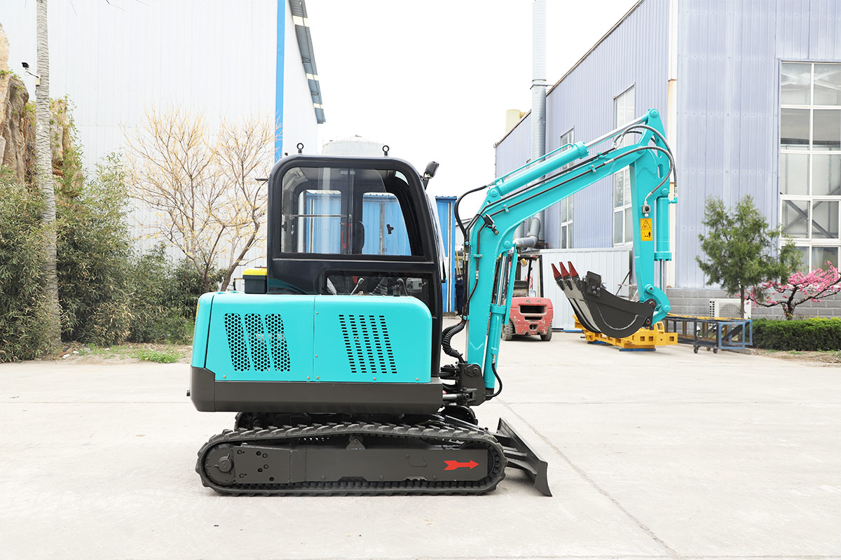How to maintain the excavator for long-term parking in winter?