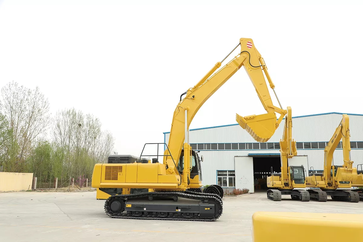 How did the excavator save 10,000 yuan in fuel costs per year?